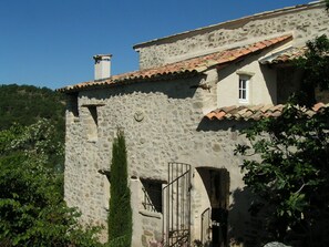 Exterior - Holiday home for 5 in private hamlet with panoramic views and pool (Aiglun)