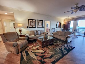 TV, DVD player - Direct oceanfront, 4 bedroom, 3 bath condo - Margate Tower 207 (Myrtle Beach)