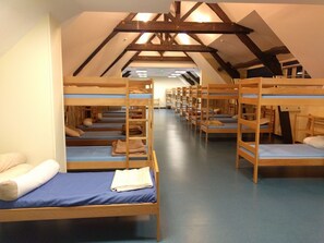 4 bedrooms, free WiFi