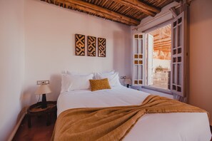 Deluxe-huone | Egyptinpuuvillaiset lakanat, ylelliset vuodevaatteet, untuvapeitot