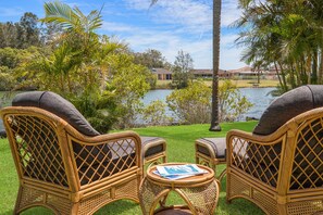 Property grounds - Ironbark - Glorious waterfront (Forster)