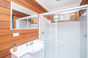 Bathtub - Ironbark - Glorious waterfront (Forster)