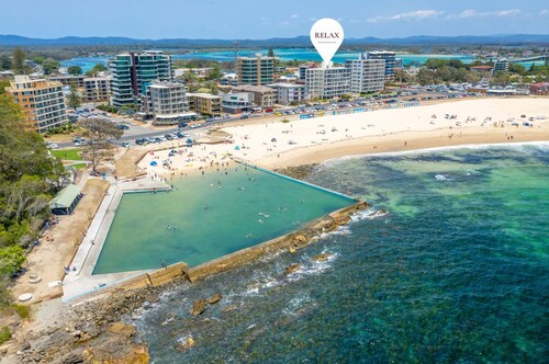 Oceanic 7 - Opposite from main beach