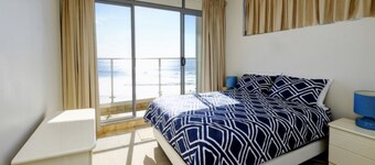 Oceanic 17 - Opposite from main beach