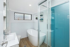 Bathtub