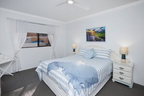 2 室のベッドルーム、アイロン / アイロン台、ベッドシーツ