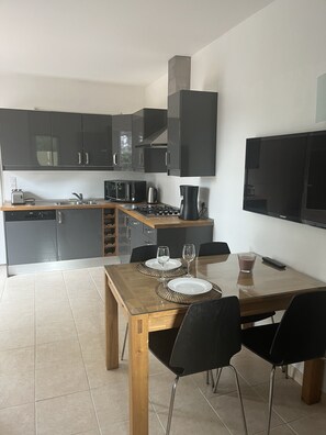 Fridge, microwave, oven, dishwasher