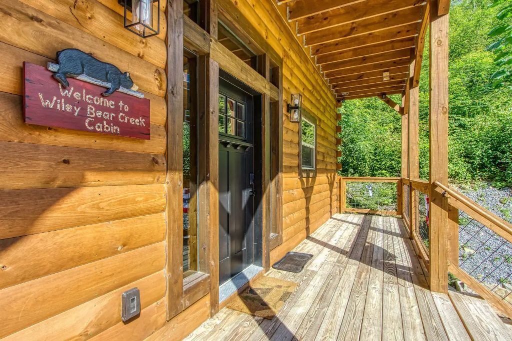 Smoky Mtns Getaway - Chalet Village - Centrally Located Gatlinburg/Pigeon Forge