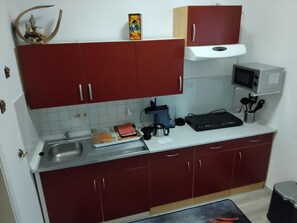 Kühlschrank, Mikrowelle, Toaster
