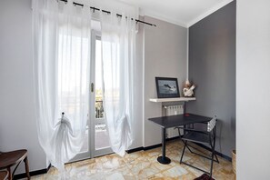 Interior - Holiday Apartment "Casa Rose di Mare" with Sea View and Balcony (ALBENGA)