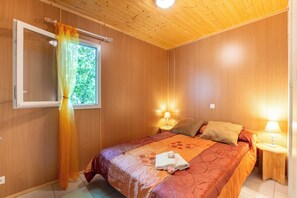 3 Schlafzimmer, Bügeleisen/Bügelbrett