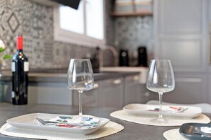 Fridge, microwave, oven, stovetop - Holiday flat "Casa Hola Mar" directly on the coast with infinity view of the sea (Los Realejos)