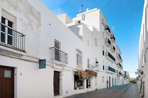 Exterior - Apartment "Casa Chipiron" with Mountain View, Terrace & Wi-Fi (Vejer de la Frontera)