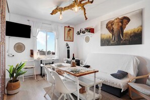 Télévision, cheminée