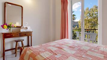 1 bedroom, free WiFi, bed sheets