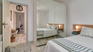 5 dormitorios, tabla de planchar con plancha, wifi gratis y ropa de cama