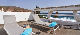 Holiday Home "Casa Sueña" Near the Beach with 4 Private Terraces