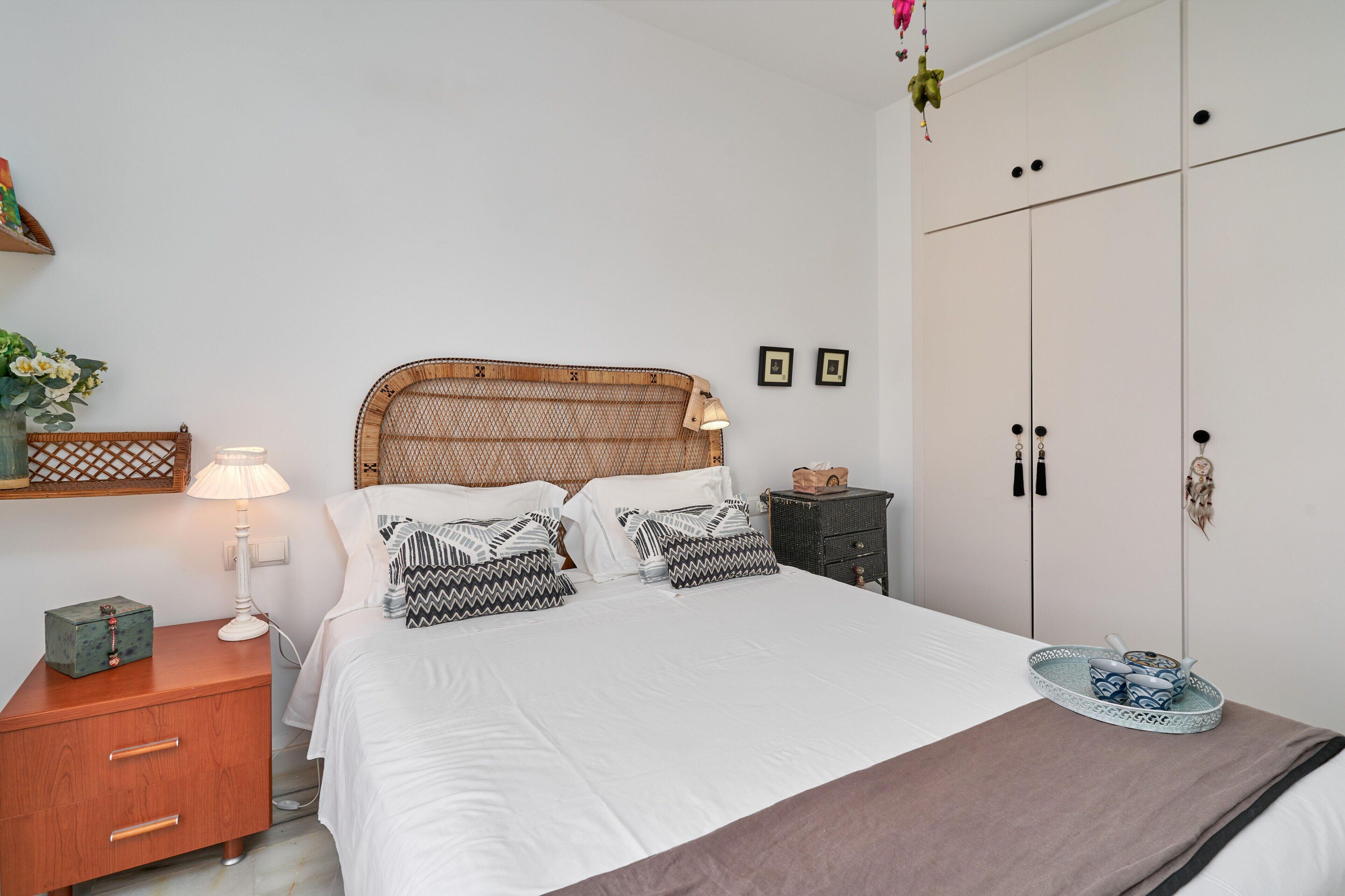 5 habitaciones, tabla de planchar con plancha y wifi gratis 