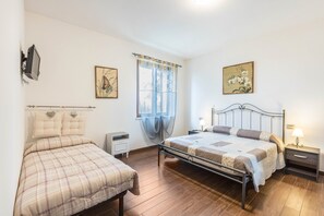 3 Schlafzimmer, Schreibtisch, kostenloses WLAN, Bettwäsche
