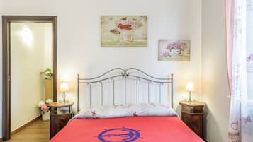 3 camere, una scrivania, Wi-Fi gratuito, lenzuola