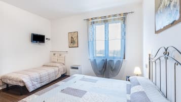 3 camere, una scrivania, Wi-Fi gratuito, lenzuola