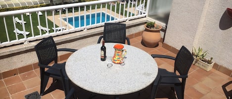 屋外ダイニングエリア
