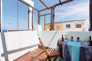 Outdoor dining - Apartment "Playa del Hombre" with Sea View, Private Terrace & Wi-Fi (Playa del Hombre)