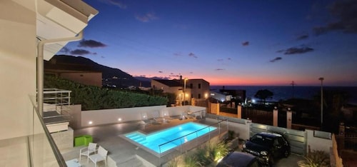 "Villa Taliala" with sea view, private terrace and private pool