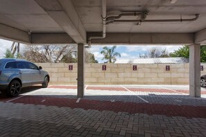 Property grounds - Waverley apartment A-two bedrooms, wifi available (Perth)