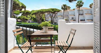 Apartment "Barrosa Primera Línea de Playa" with Sea View, Pool & Wi-Fi