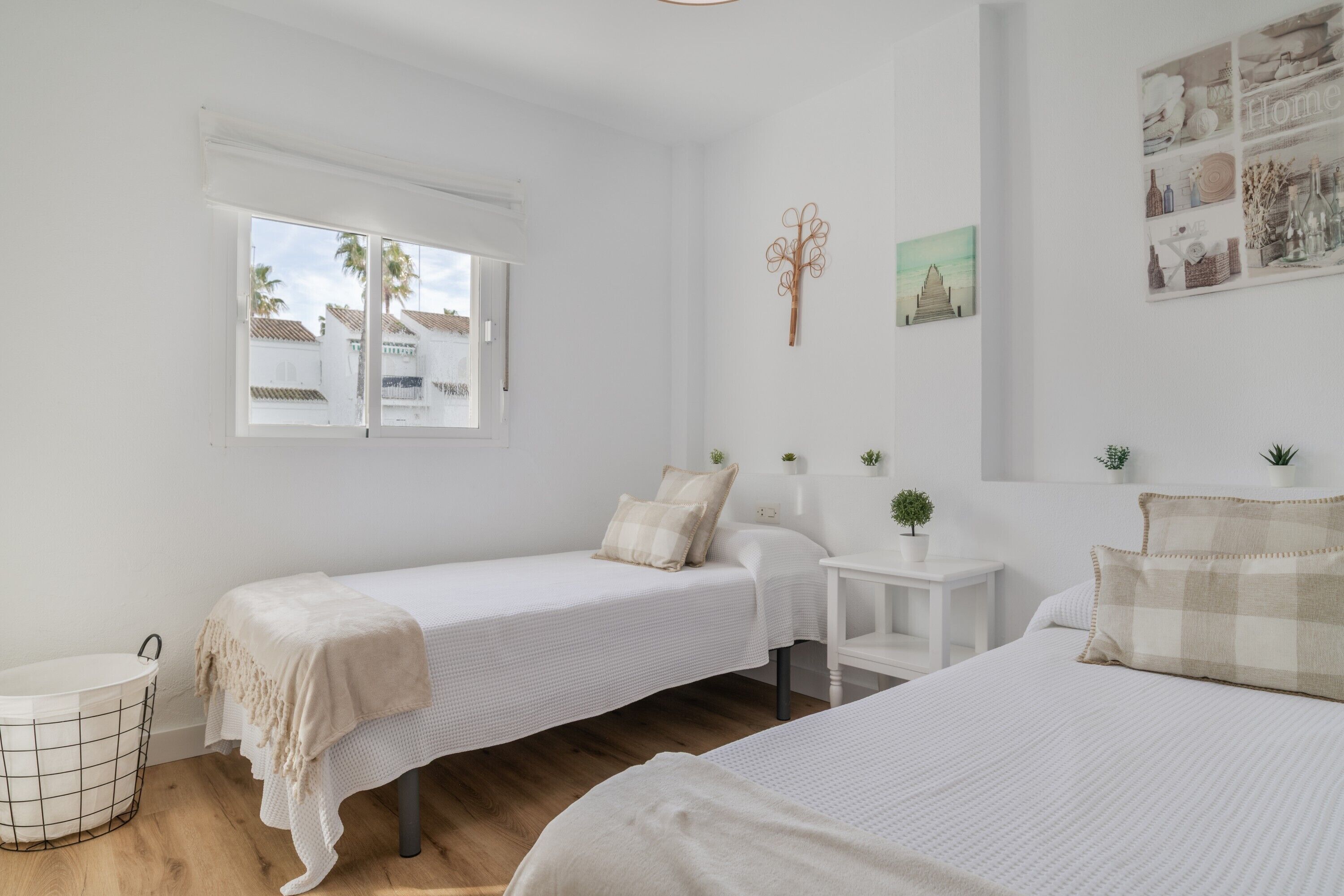 2 chambres, fer et planche à repasser, Wi-Fi gratuit, draps fournis