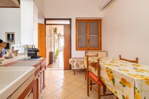 Dining - Holiday Apartment "Appartamento lungomare Marina di Rg" with Balcony (Marina di Ragusa)