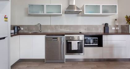 Waverley apartment B-one bedroom, wifi available