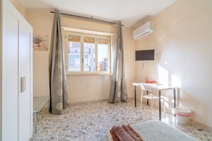 3 dormitoris, planxa i posts de planxar, wifi gratuïta i roba de llit 