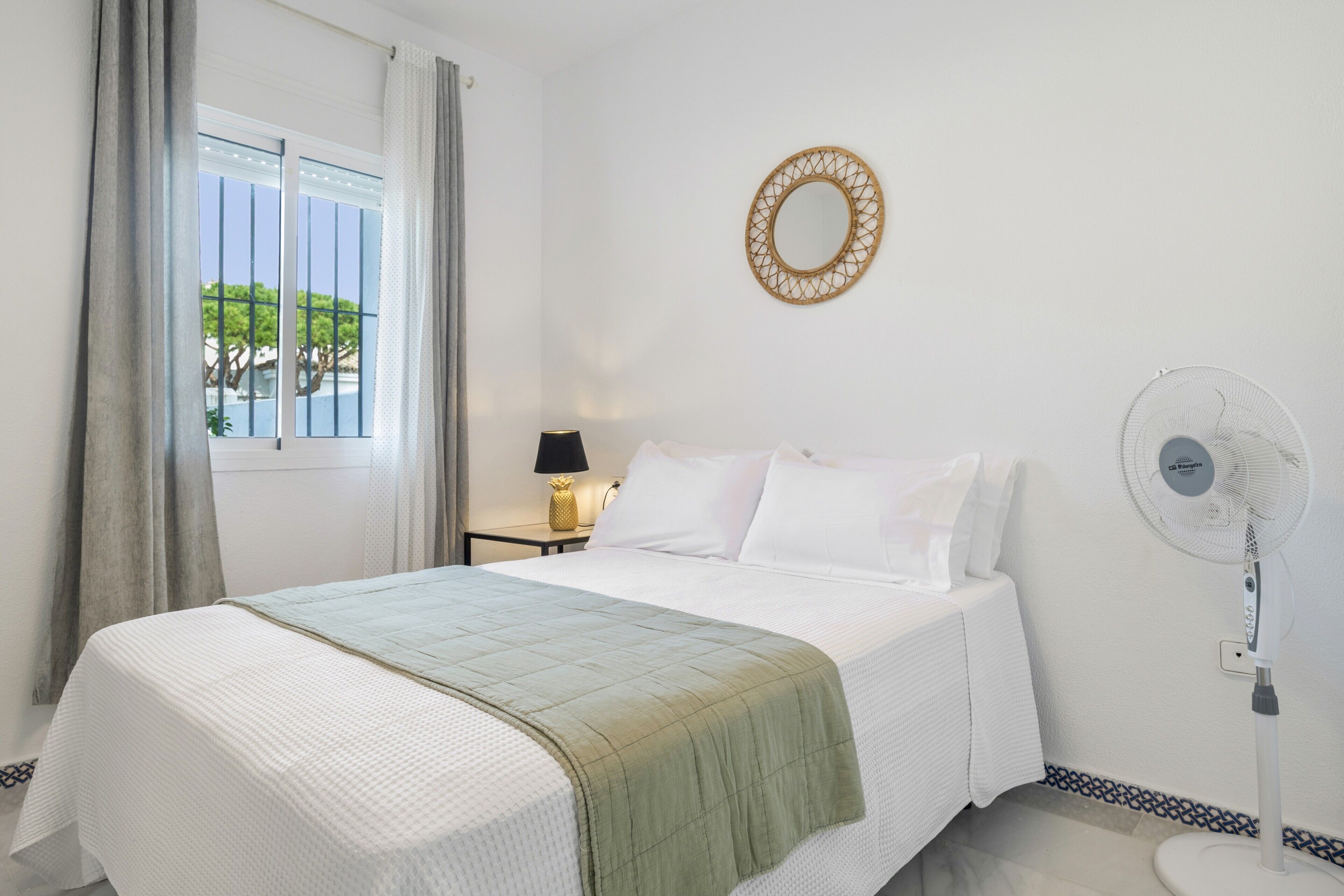 2 makuuhuonetta, silitysrauta/-lauta, ilmainen Wi-Fi, vuodevaatteet