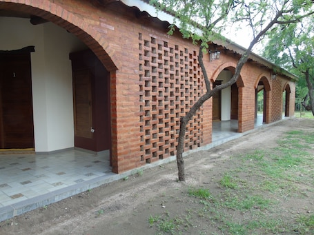 Exterior. Bella Luna Posada & Suite