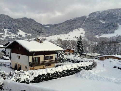 Apartment 4 pers praz sur arly facing south overlooking the slopes near the center