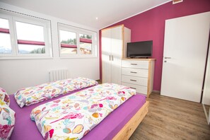 2 Schlafzimmer, Reisekinderbett, kostenloses WLAN, Bettwäsche