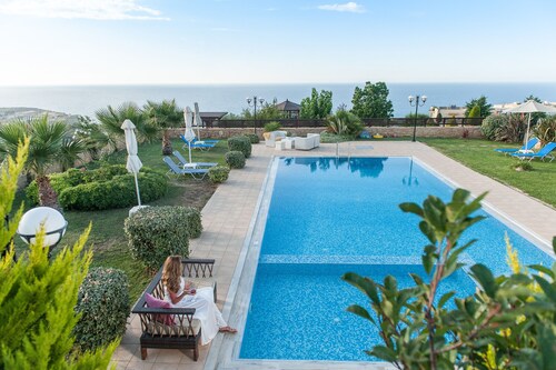 KNOSSOS ESTATE, VILLA ARIADNI, Lux villa, panoramic sea view, gardens and pool