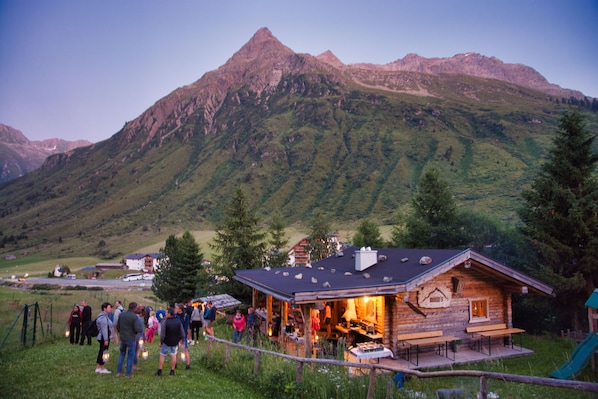 BBQ/picnic Area - Alpinhotel Monte (Galtur)