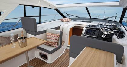 Yacht "BAVARIA S40 COUPE"" on Lake Zurich/RP - with an exclusive design