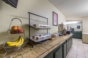 Dining - Days Inn by Wyndham Scottsboro AL (Scottsboro)