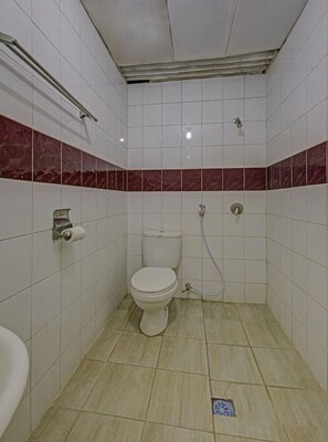 Bathroom - OYO 3934 Hotel Istana Syariah (Pekalongan)
