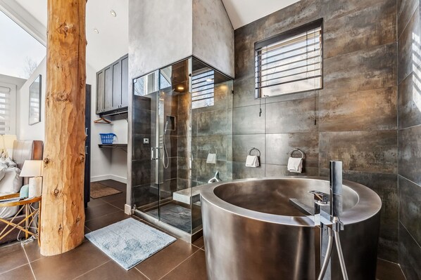 Bathtub, hair dryer, towels