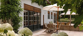 Stylish Guest Rooms: Free Bikes, Terrace & Parking