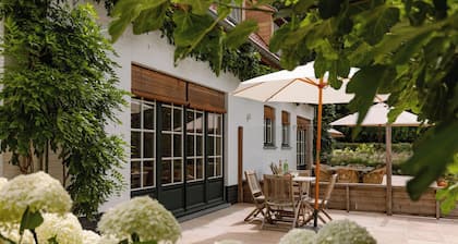 Stylish Guest Rooms: Free Bikes, Terrace & Parking