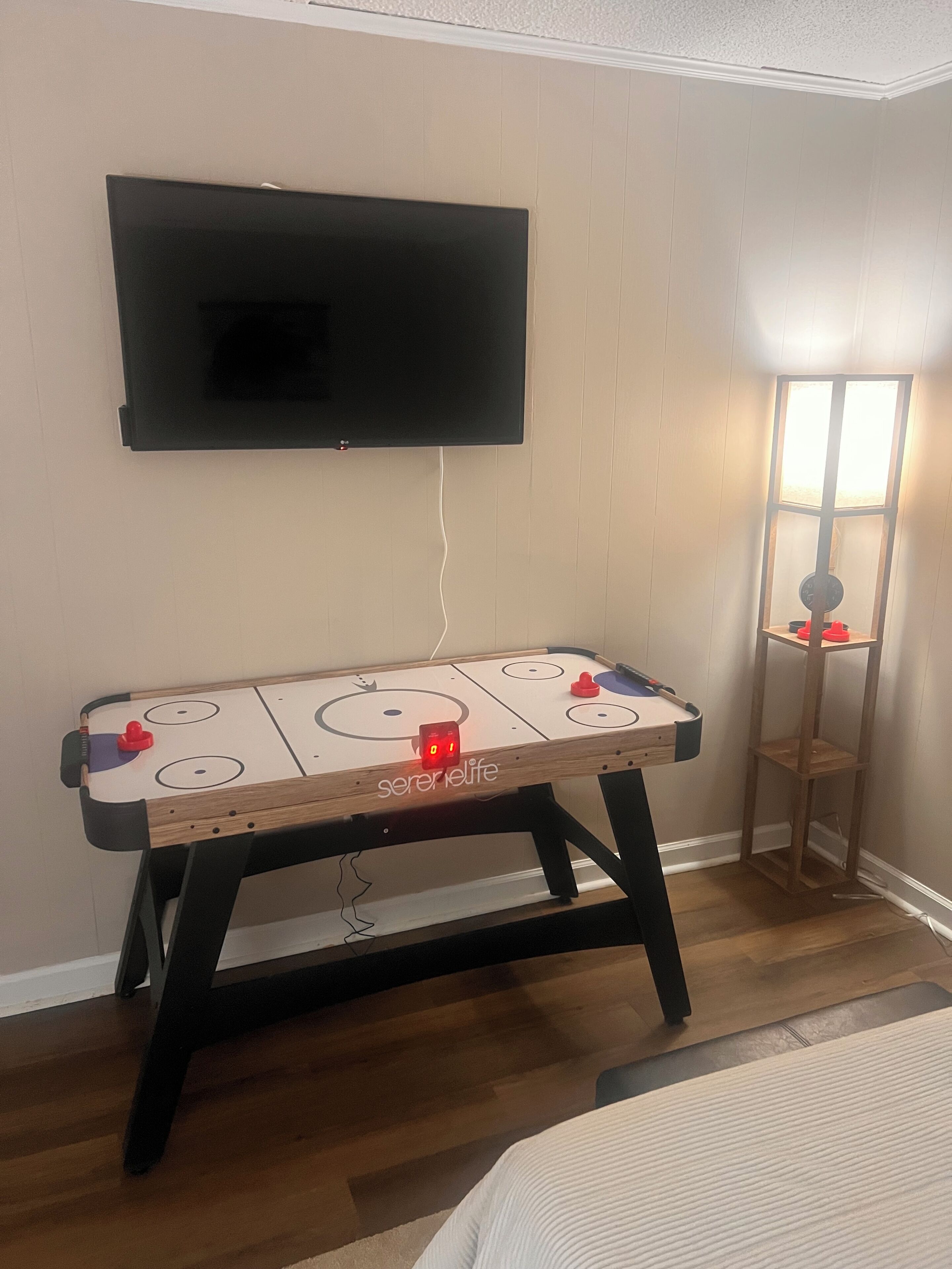 2 Schlafzimmer, Schreibtisch, Bügeleisen/Bügelbrett, kostenloses WLAN