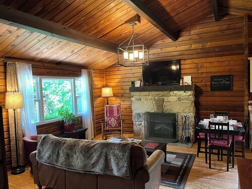 Bean’s Place - Adorable ridge top cabin five miles from Ohio University!