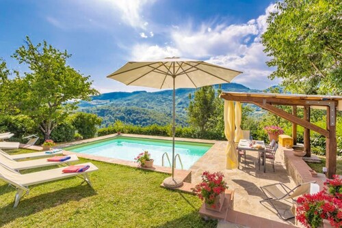 Villa Il Castello - Four Bedroom Villa, Sleeps 8