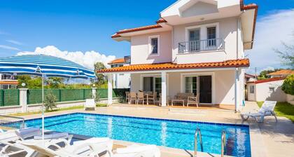 Villa Vista - Four Bedroom Villa, Sleeps 8